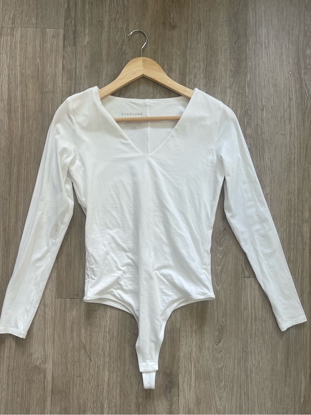 Everlane White Supima Cotton V-Neck Long Sleeve Bodysuit Medium Minimalist Basic
